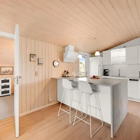Julan - 600m From The Sea By Interhome *