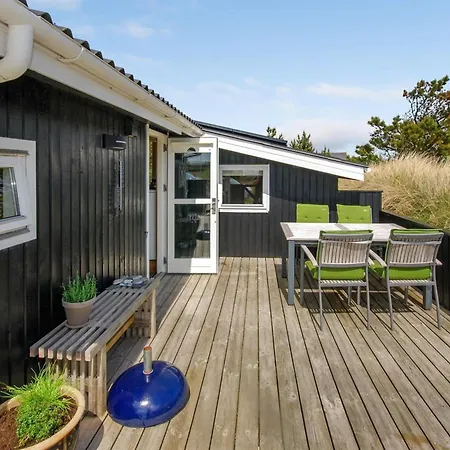 Julan - 600m From The Sea By Interhome